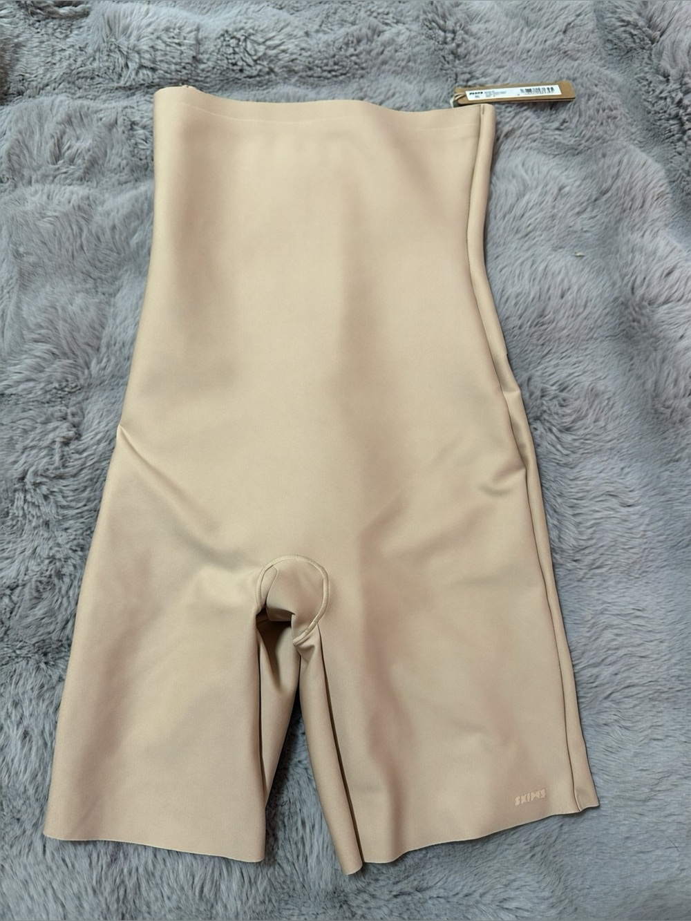 NWT Skims Body Core sculpt High Waisted Short Clay M